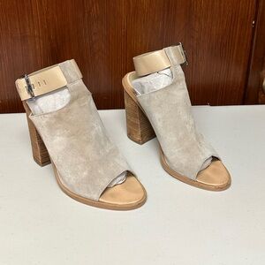 Marc Fisher Vashi Women's Tan Brown Suede Heel Ankle Strap sandals